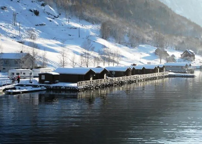 Resort Nesheim & *
