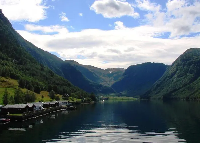 Nesheim & * Bjordal (Hoyanger)