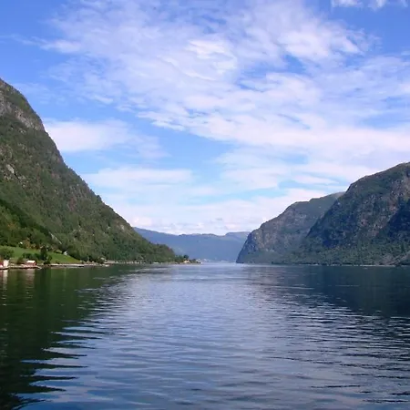 Nesheim & Bjordal (Hoyanger)