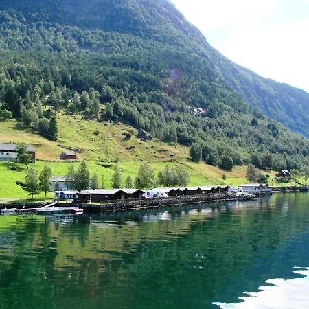 Nesheim & منتجع